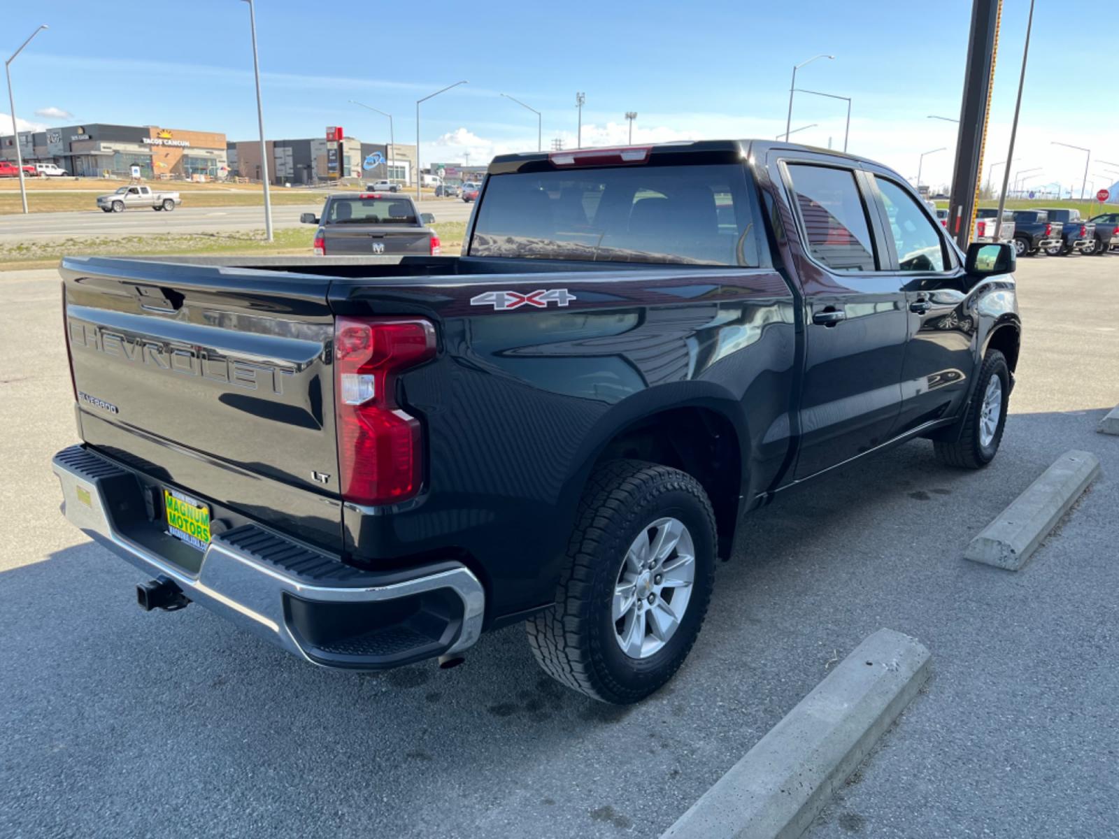 2021 BLACK /Black CHEVROLET SILVERADO 1500 LT (1GCUYDED3MZ) with an 5.3L engine, Automatic transmission, located at 1960 Industrial Drive, Wasilla, 99654, (907) 274-2277, 61.573475, -149.400146 - Photo #4